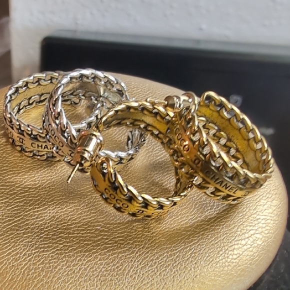 CHANEL Gold and Silver Textured Earrings - Picture 9 of 14